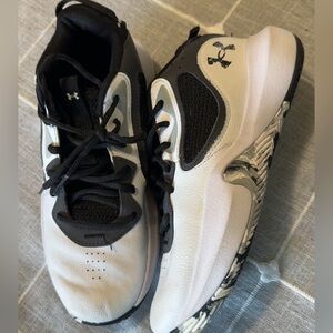 Under Armour Monochrome Athletic Sneakers Basketball Shoes 7Y